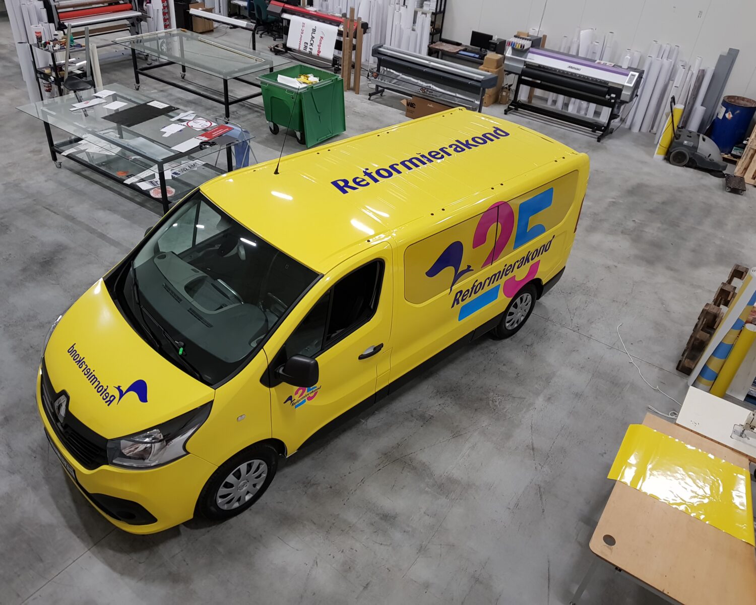 Valge Elevant - reklaamtr&uuml;kk, kleebised, tr&uuml;kiteenused, disain, kleebiste paigaldus, k&uuml;ljendamine, tr&uuml;kilahendused - autokleebised 14